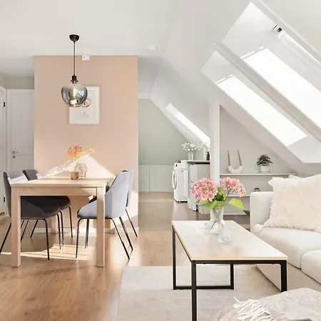 Dinbnb Appartments L 250 Meters From Bybanen I Vilvite I Built In 1800s Bergen
